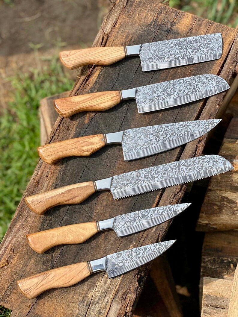 Sharp Kitchen Knife Set – 13" Damascus Steel Blade, Olivewood Handle & Leather Sheath